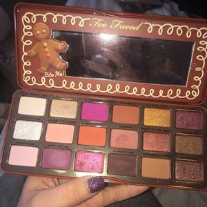Too faced ginger man pallet.